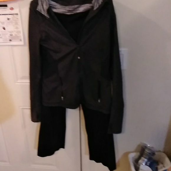 Joging suit - Picture 2 of 2